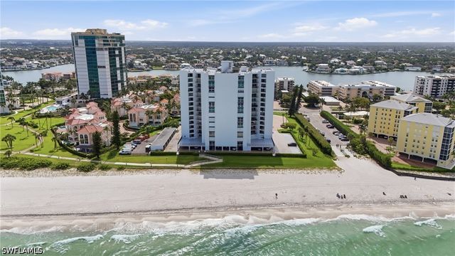 3951 Gulf Shore BLVD N 302, Naples, FL 34103