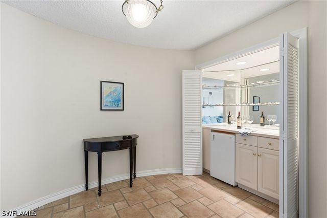 3951 Gulf Shore BLVD N 302, Naples, FL 34103