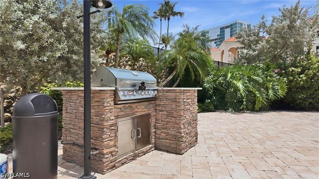3951 Gulf Shore BLVD N 302, Naples, FL 34103
