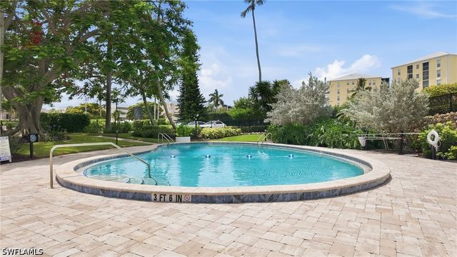 3951 Gulf Shore BLVD N 302, Naples, FL 34103