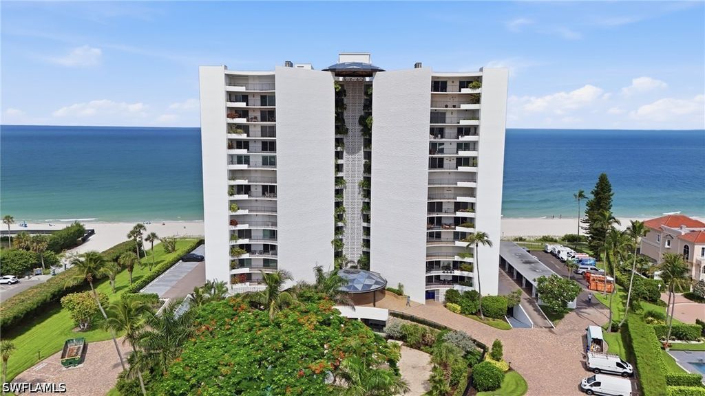 3951 Gulf Shore BLVD N 302, Naples, FL 34103