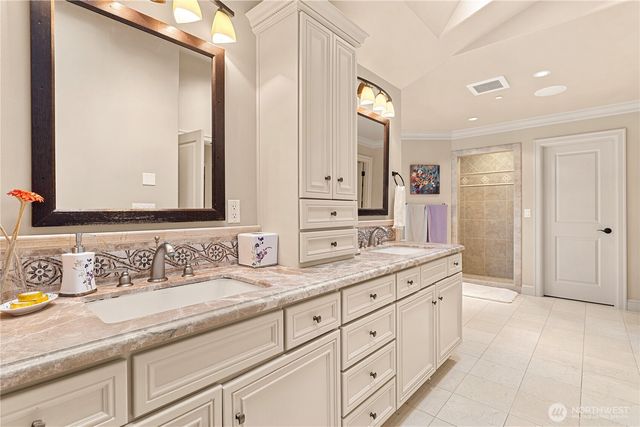 5422 106th Avenue NE, Kirkland, WA 98033