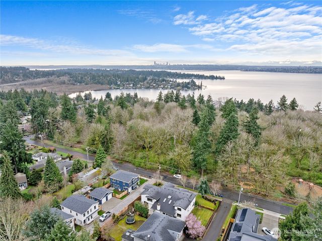 5422 106th Avenue NE, Kirkland, WA 98033