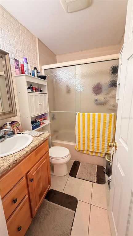Image 19 of property listing at 5749 PEREGRINE AVENUE 28E, Orlando, FL 32819