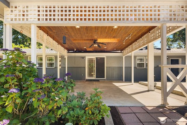 25120 SE 384th Street, Enumclaw, WA 98022