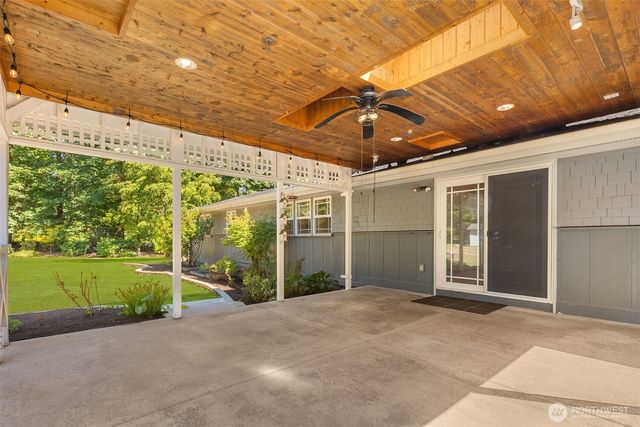 25120 SE 384th Street, Enumclaw, WA 98022