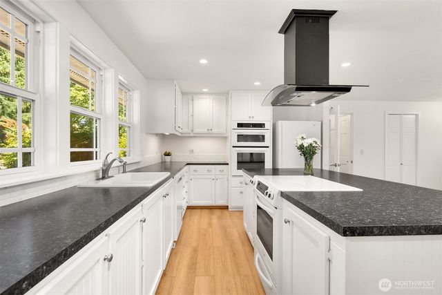 25120 SE 384th Street, Enumclaw, WA 98022
