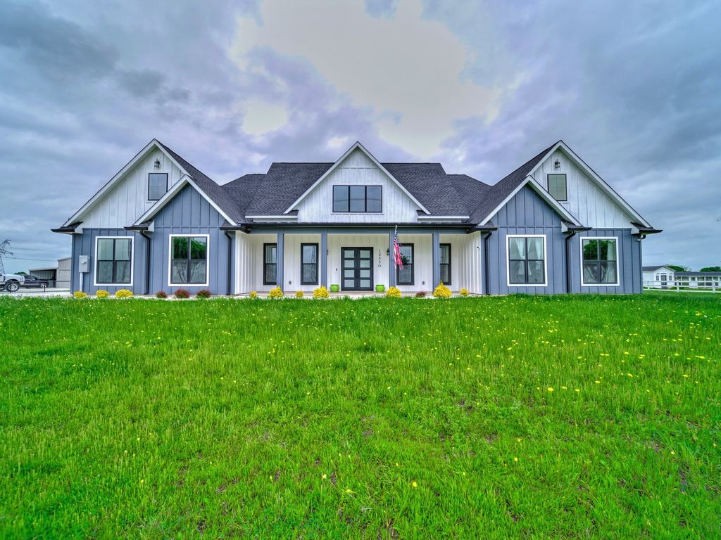 12530 Doyle Road, Krum, TX 76249