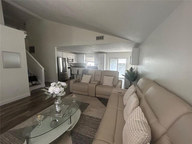 16119 COPPERFIELD DRIVE, Tampa, FL 33618