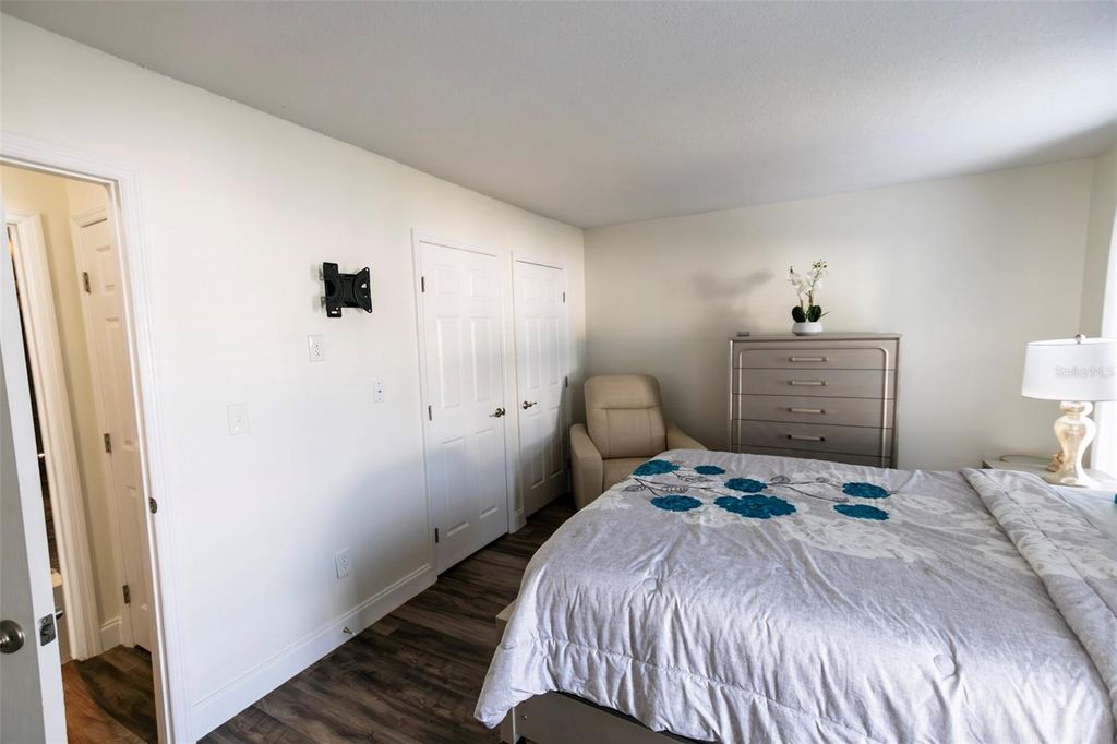 Image 15 of property listing at 16119 COPPERFIELD DRIVE, Tampa, FL 33618