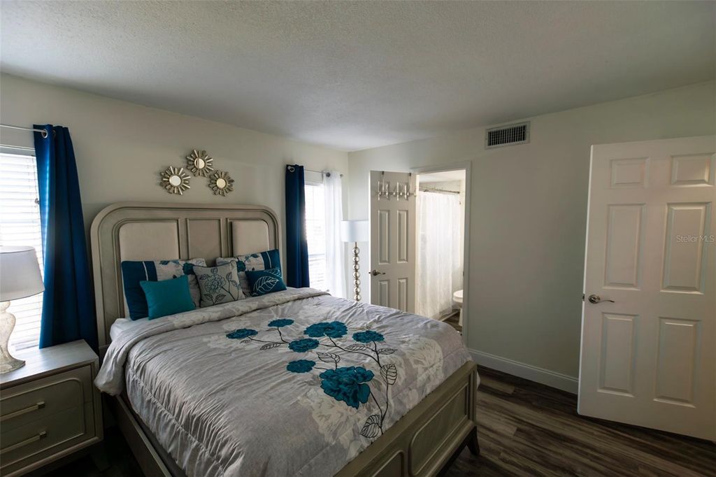 Image 16 of property listing at 16119 COPPERFIELD DRIVE, Tampa, FL 33618