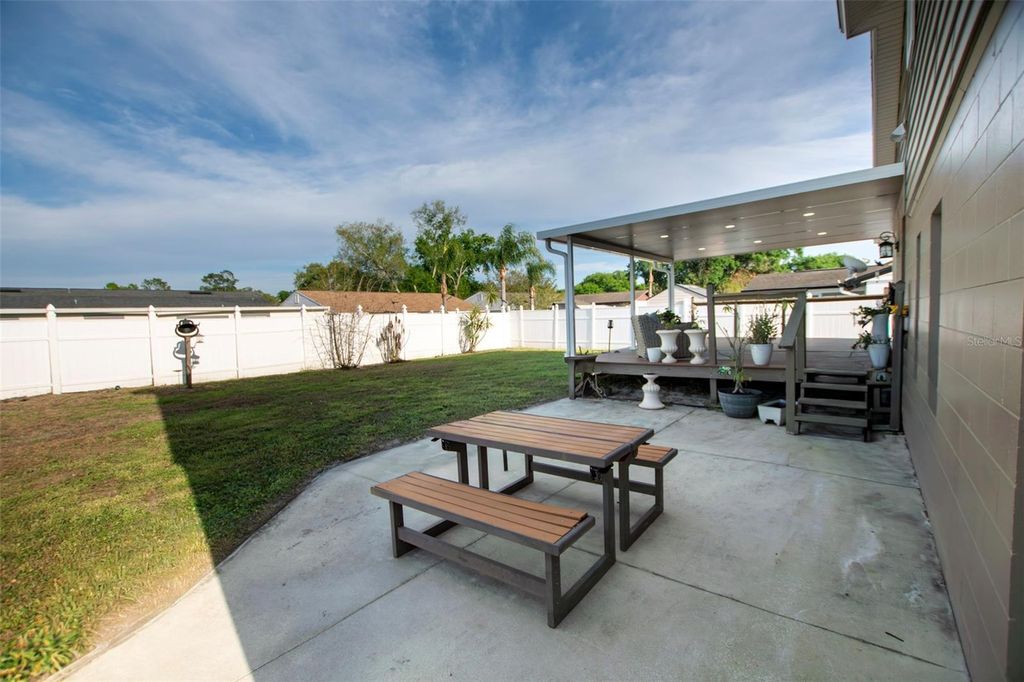 Image 19 of property listing at 16119 COPPERFIELD DRIVE, Tampa, FL 33618