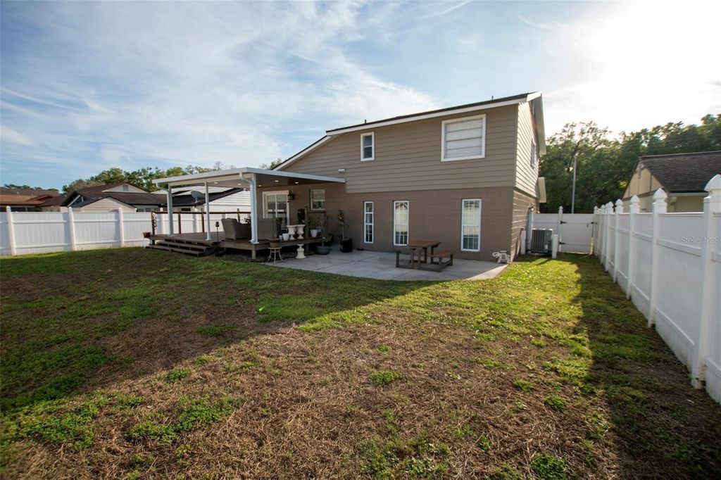 Image 20 of property listing at 16119 COPPERFIELD DRIVE, Tampa, FL 33618