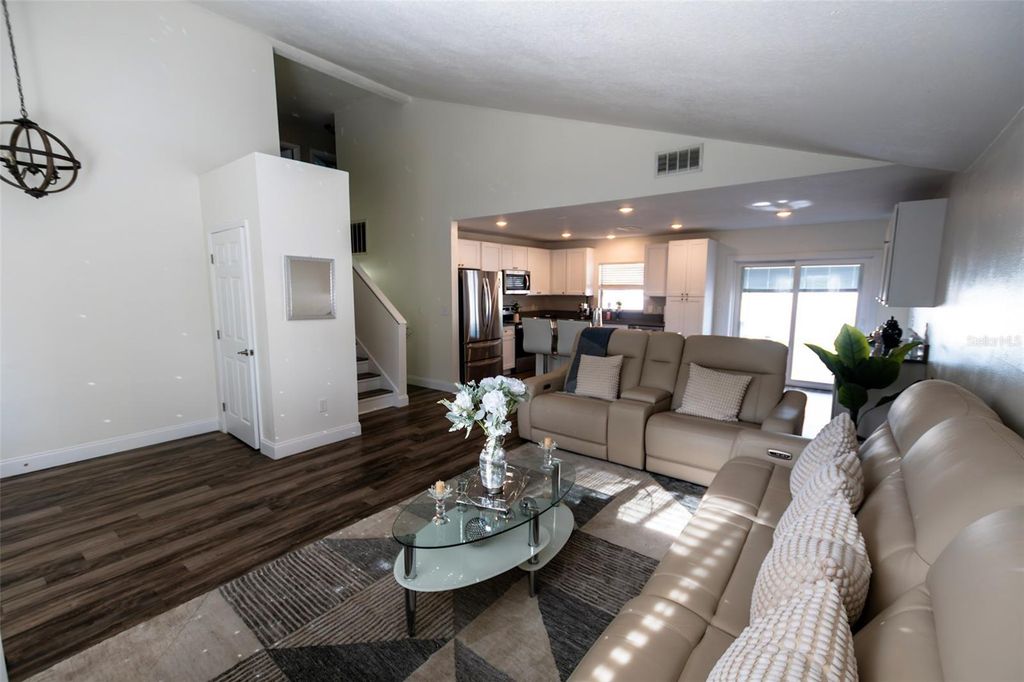 Image 4 of property listing at 16119 COPPERFIELD DRIVE, Tampa, FL 33618