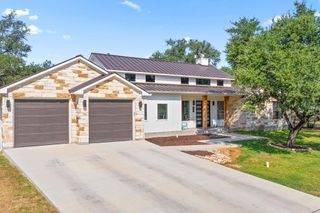 114 Winding Oak DR, Johnson City, TX 78636