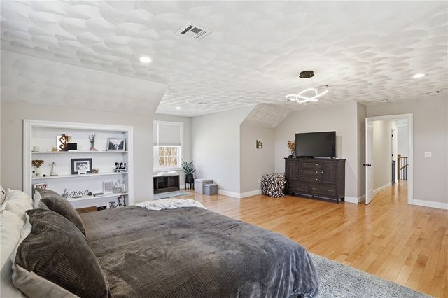 1268 Central Avenue, Johnston, RI 02919