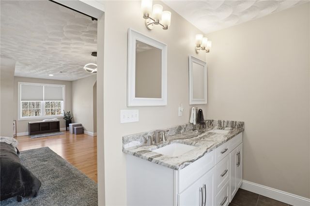 1268 Central Avenue, Johnston, RI 02919