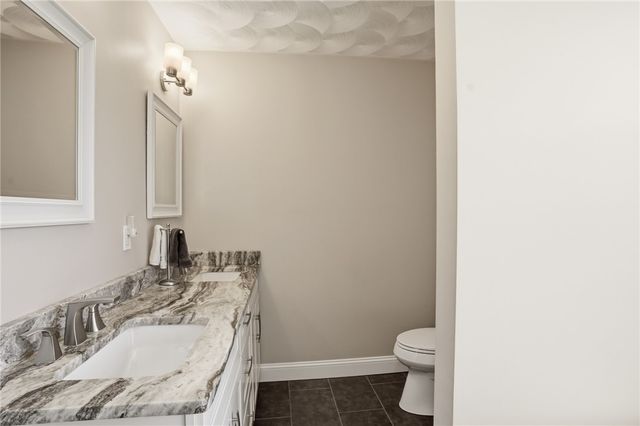 1268 Central Avenue, Johnston, RI 02919
