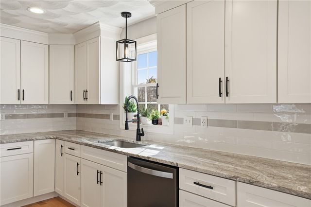 1268 Central Avenue, Johnston, RI 02919