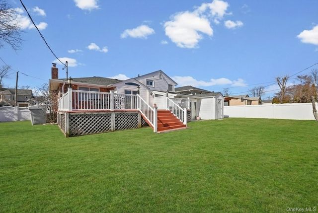 3 Chapin, Farmingdale, NY 11735