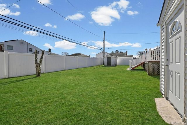 3 Chapin, Farmingdale, NY 11735