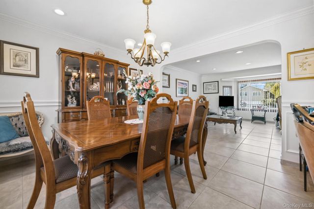 3 Chapin, Farmingdale, NY 11735