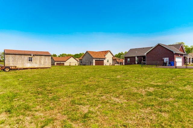 243 Hollow Tree Cir, Castalian Springs, TN 37031