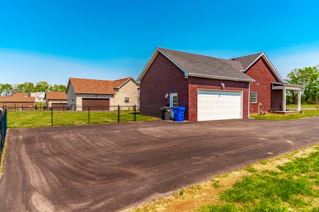 243 Hollow Tree Cir, Castalian Springs, TN 37031