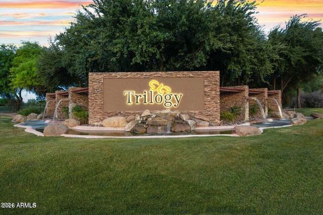 4181 E Blue Spruce Lane, Gilbert, AZ 85298