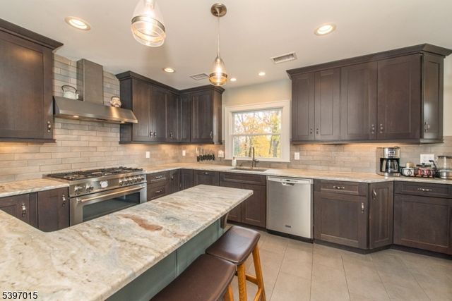 14 Glen View Rd, Montville Twp., NJ 07082