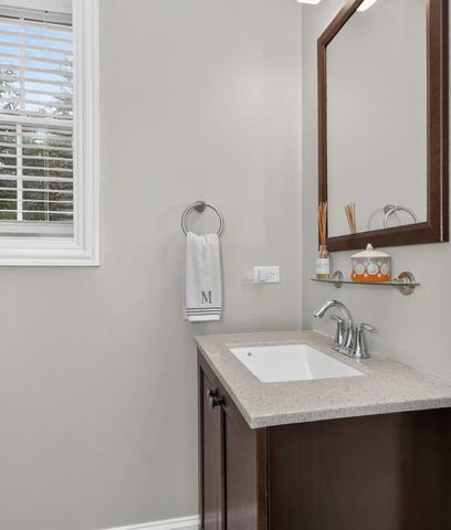 1205 Charleston Court, Westmont, IL 60559