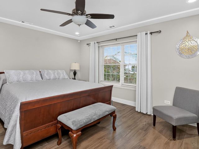 1205 Charleston Court, Westmont, IL 60559