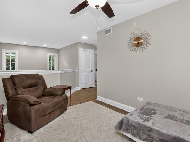 1205 Charleston Court, Westmont, IL 60559