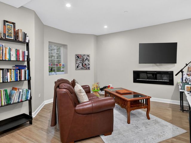 1205 Charleston Court, Westmont, IL 60559