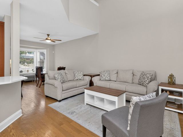 1205 Charleston Court, Westmont, IL 60559