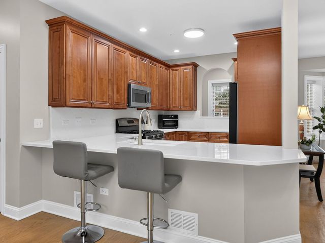 1205 Charleston Court, Westmont, IL 60559