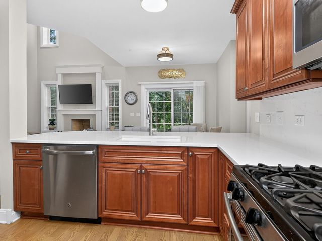 1205 Charleston Court, Westmont, IL 60559