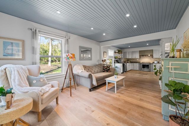 W3608 Glenmore AVENUE, Lake Geneva, WI 53147