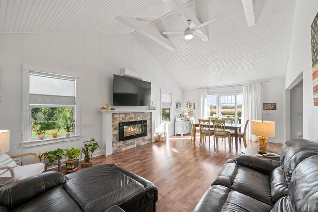 W3608 Glenmore AVENUE, Lake Geneva, WI 53147