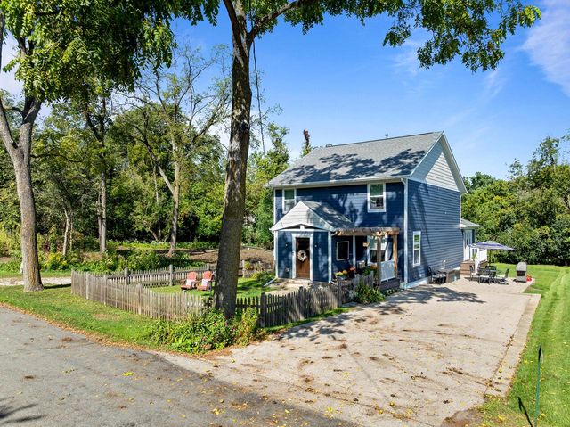 W3608 Glenmore AVENUE, Lake Geneva, WI 53147