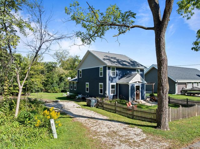 W3608 Glenmore AVENUE, Lake Geneva, WI 53147