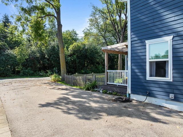 W3608 Glenmore AVENUE, Lake Geneva, WI 53147
