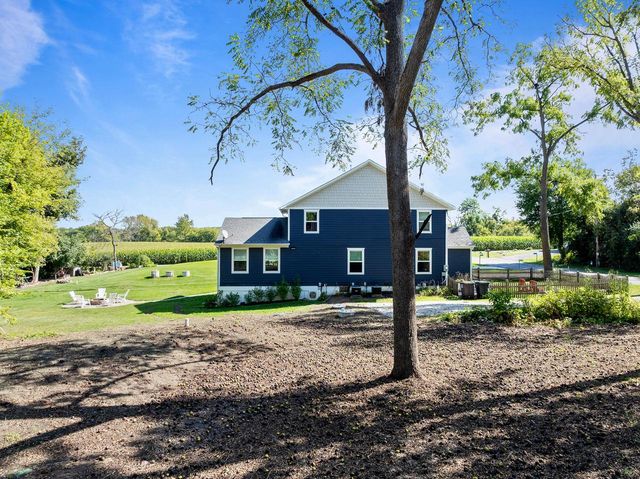 W3608 Glenmore AVENUE, Lake Geneva, WI 53147