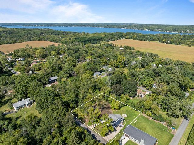 W3608 Glenmore AVENUE, Lake Geneva, WI 53147