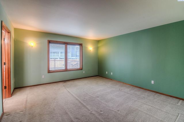 3629 Lincoln Way, Lynwood, WA 98087