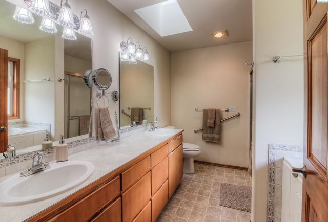 3629 Lincoln Way, Lynwood, WA 98087