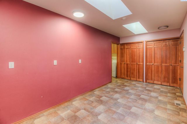 3629 Lincoln Way, Lynwood, WA 98087