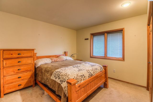 3629 Lincoln Way, Lynwood, WA 98087