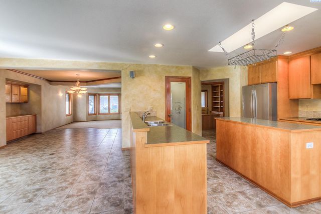 3629 Lincoln Way, Lynwood, WA 98087