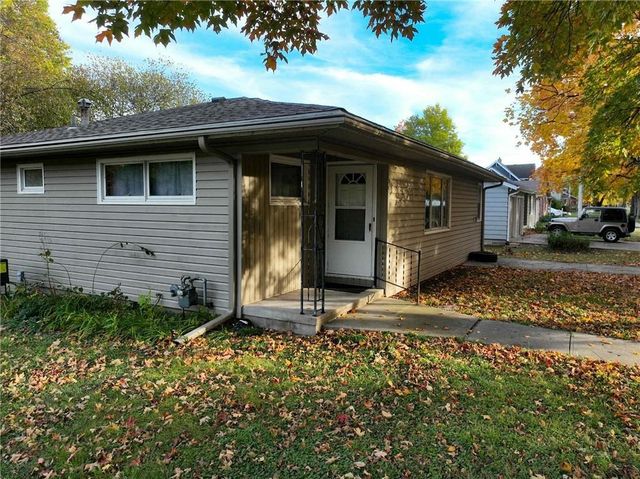 511 N 2nd Street, Hiawatha, KS 66434
